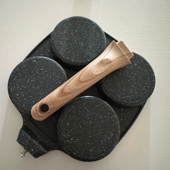 Non Stick Omelet Pan Waffle Pan Egg Cooker - Picture 3 of 8